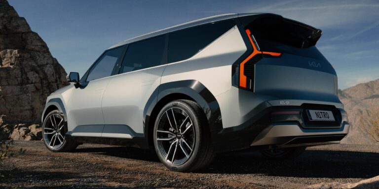 kiaev9_nitromomentumgblkpol_rear