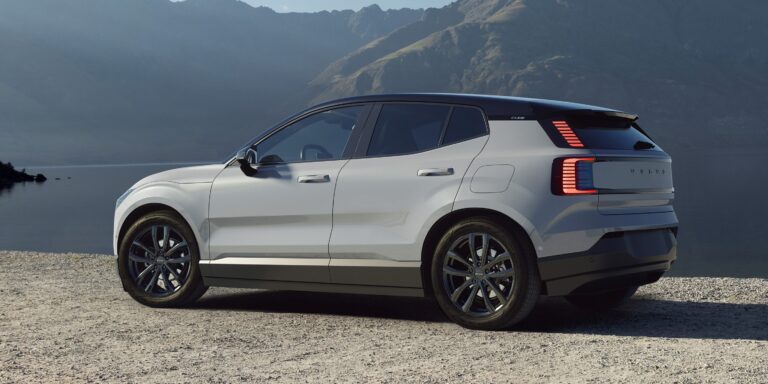 volvoex30_imageultimateffgblk_rear